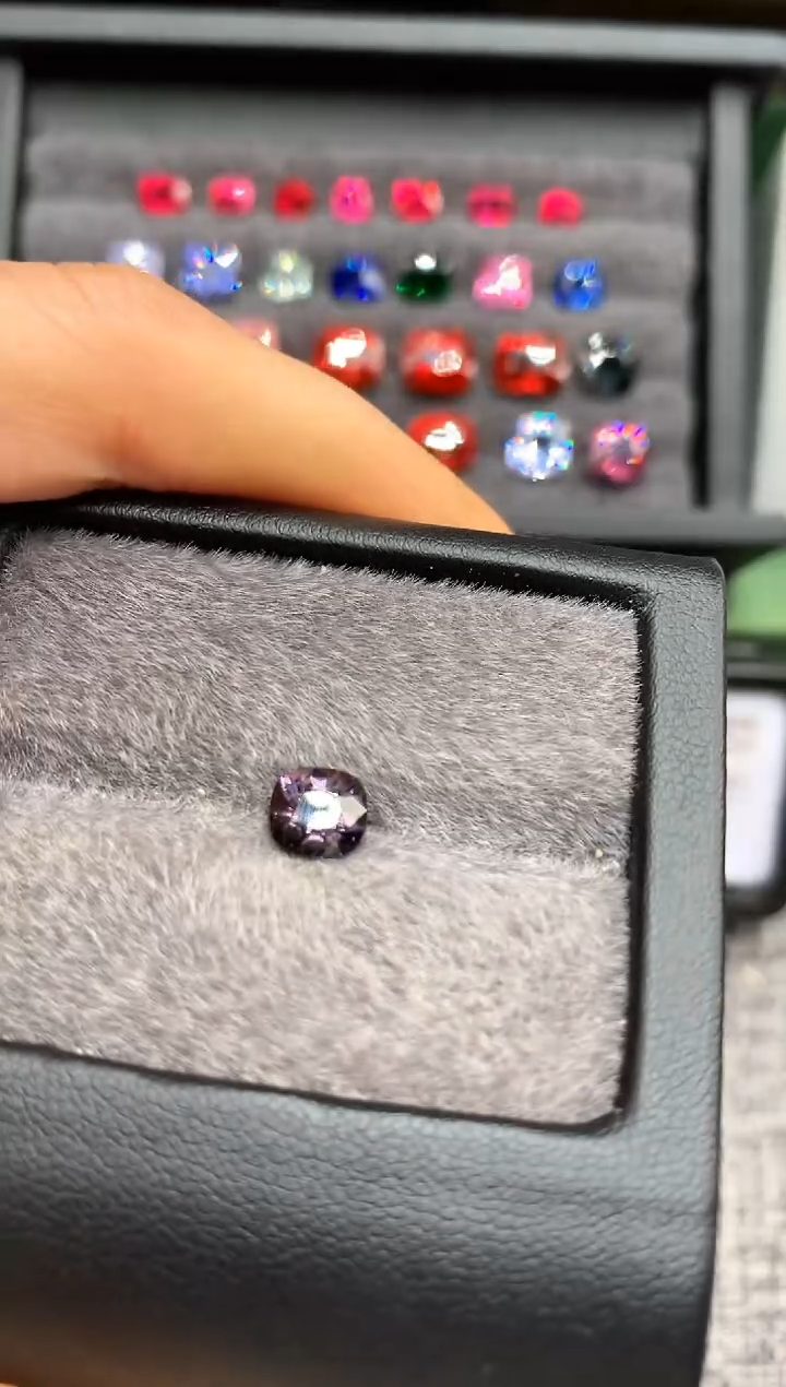 【闪购商品】定制尖晶石裸石未镶嵌枕型 石墨色调 1.21ct
