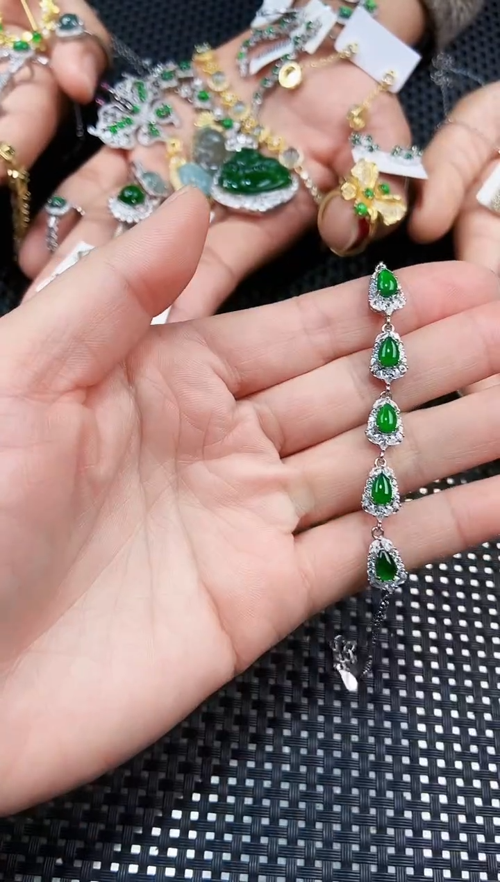 【闪购商品】翡翠手链未镶嵌111111111