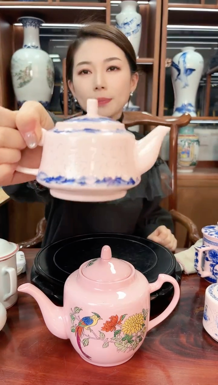 A63景德镇红稀稀青花玲珑山水茶壶