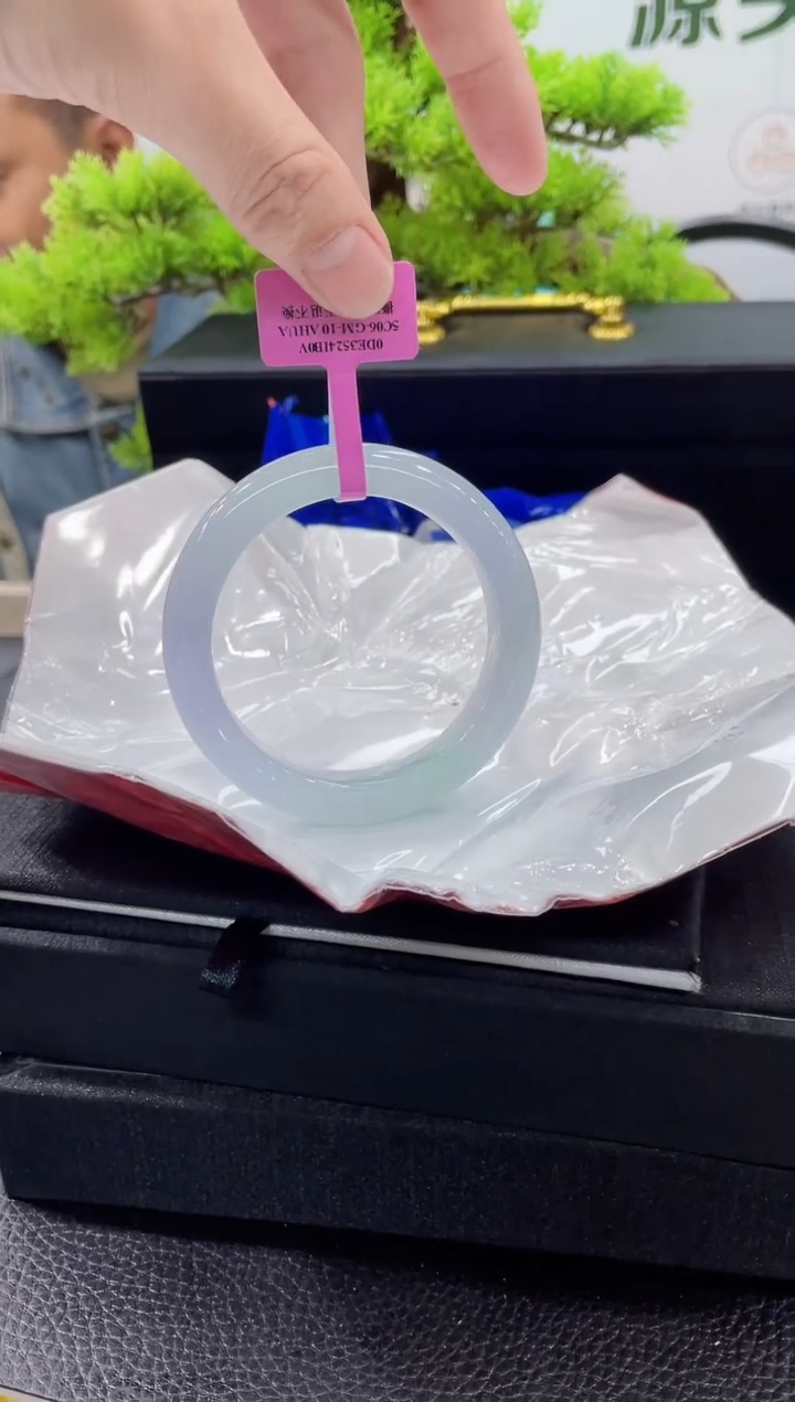【闪购商品】翡翠手镯未镶嵌手镯