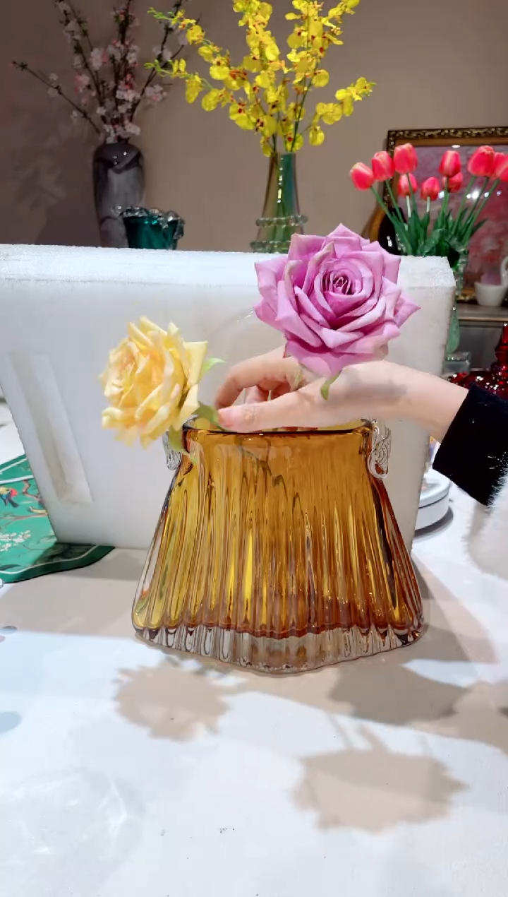 【闪购商品】琉璃手工艺品金色包包+2只花花