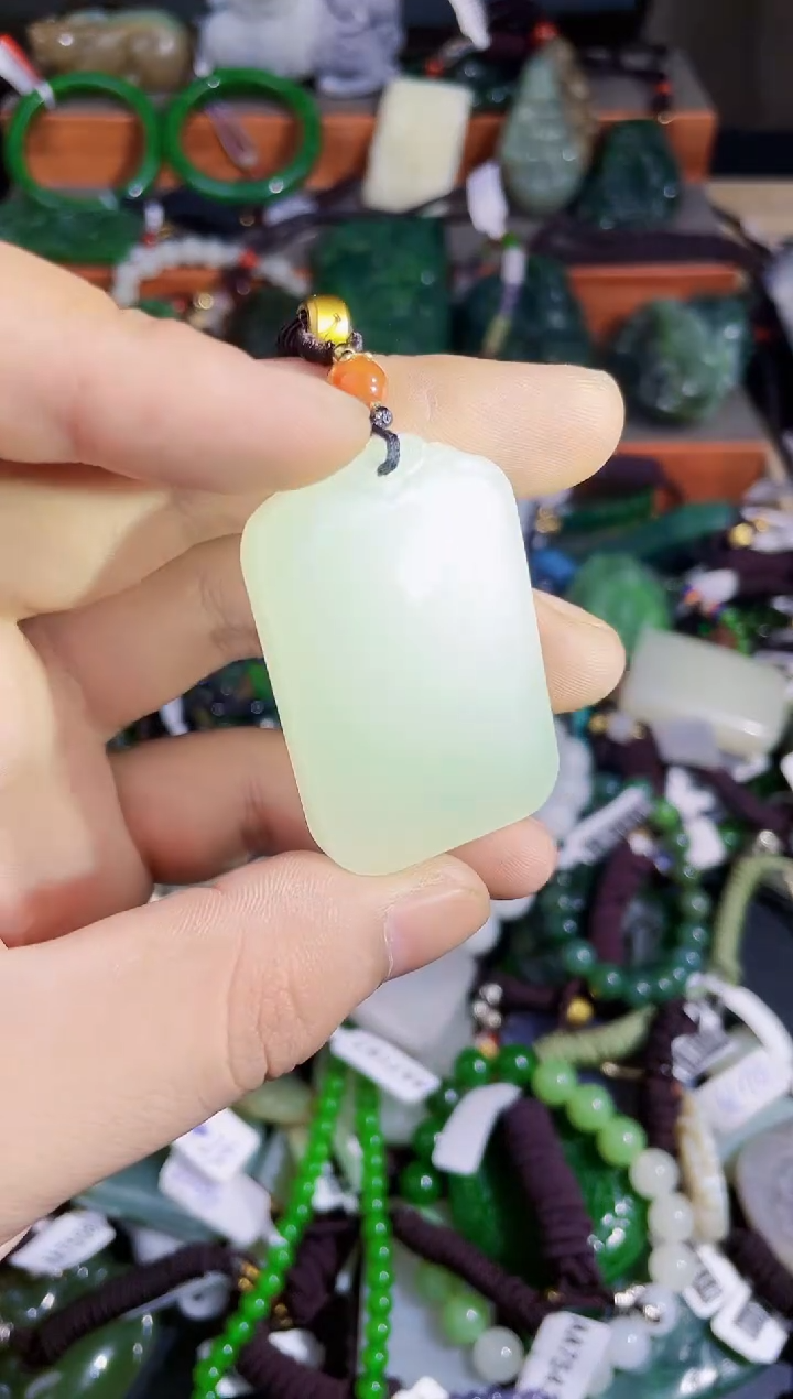 和田玉未镶嵌颈饰拍一发一