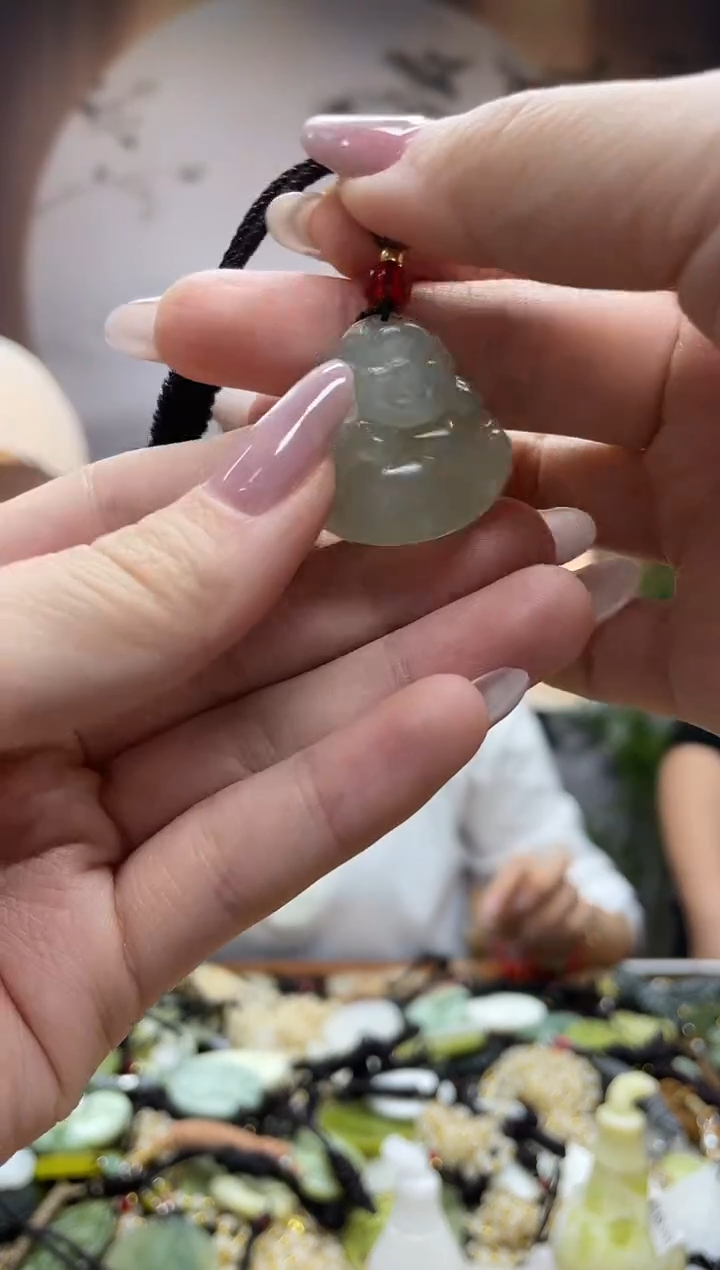 未镶嵌岫玉吊坠`