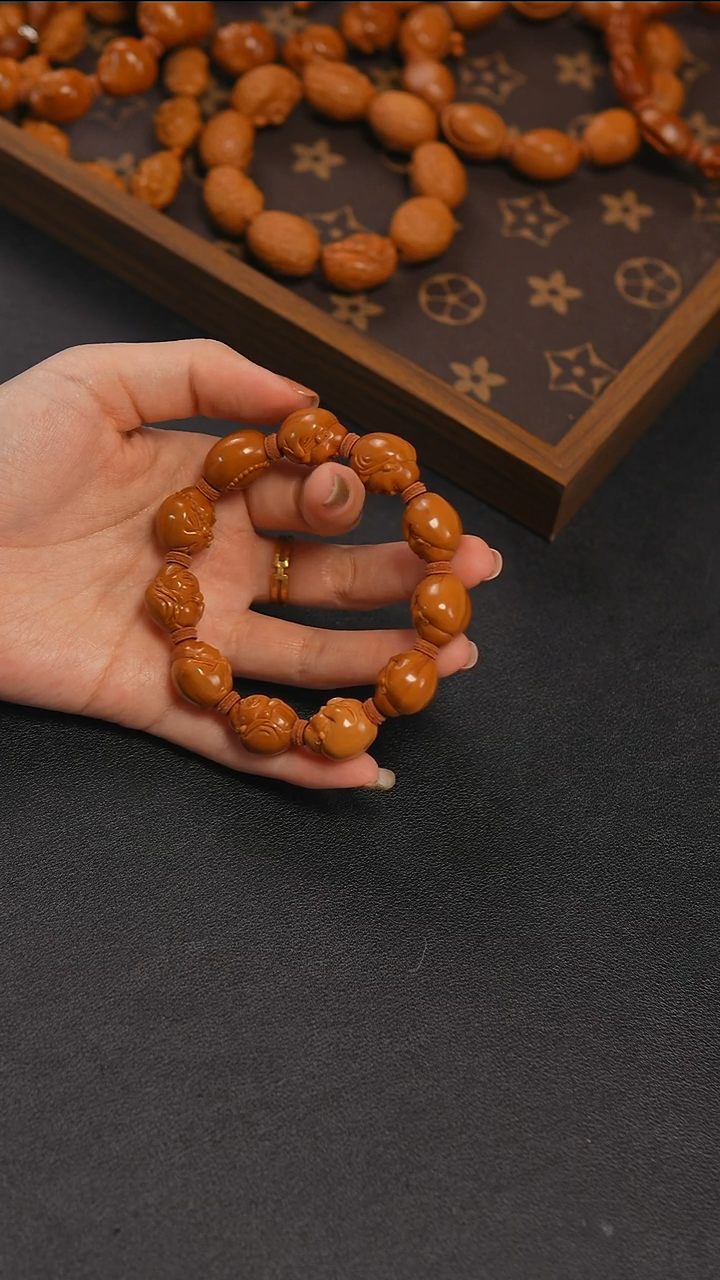 吊坠橄榄核铁核鲨鱼背弥勒1.5