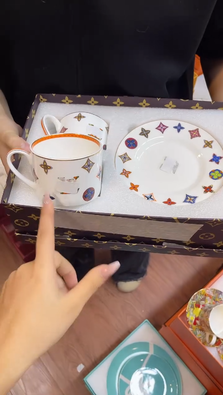 杯鸿辉家品牌瓷器，京东包邮！