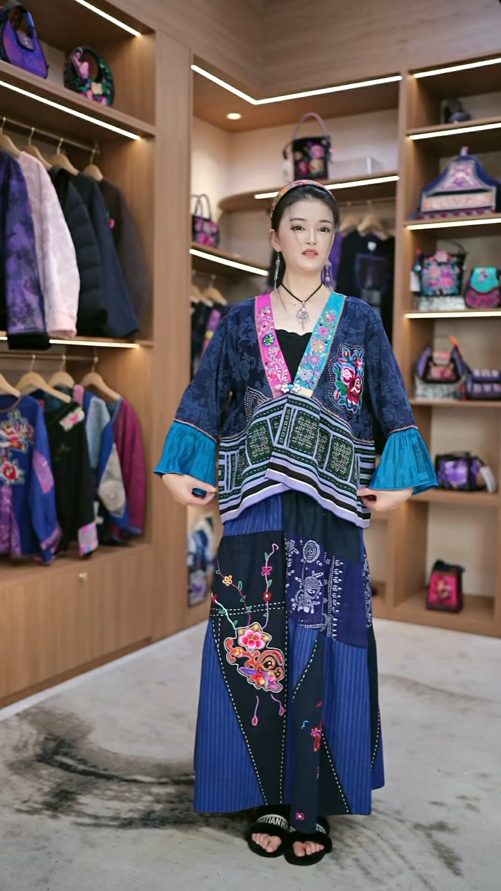 织绣蓝**姬L78黔东南苗族刺绣上衣