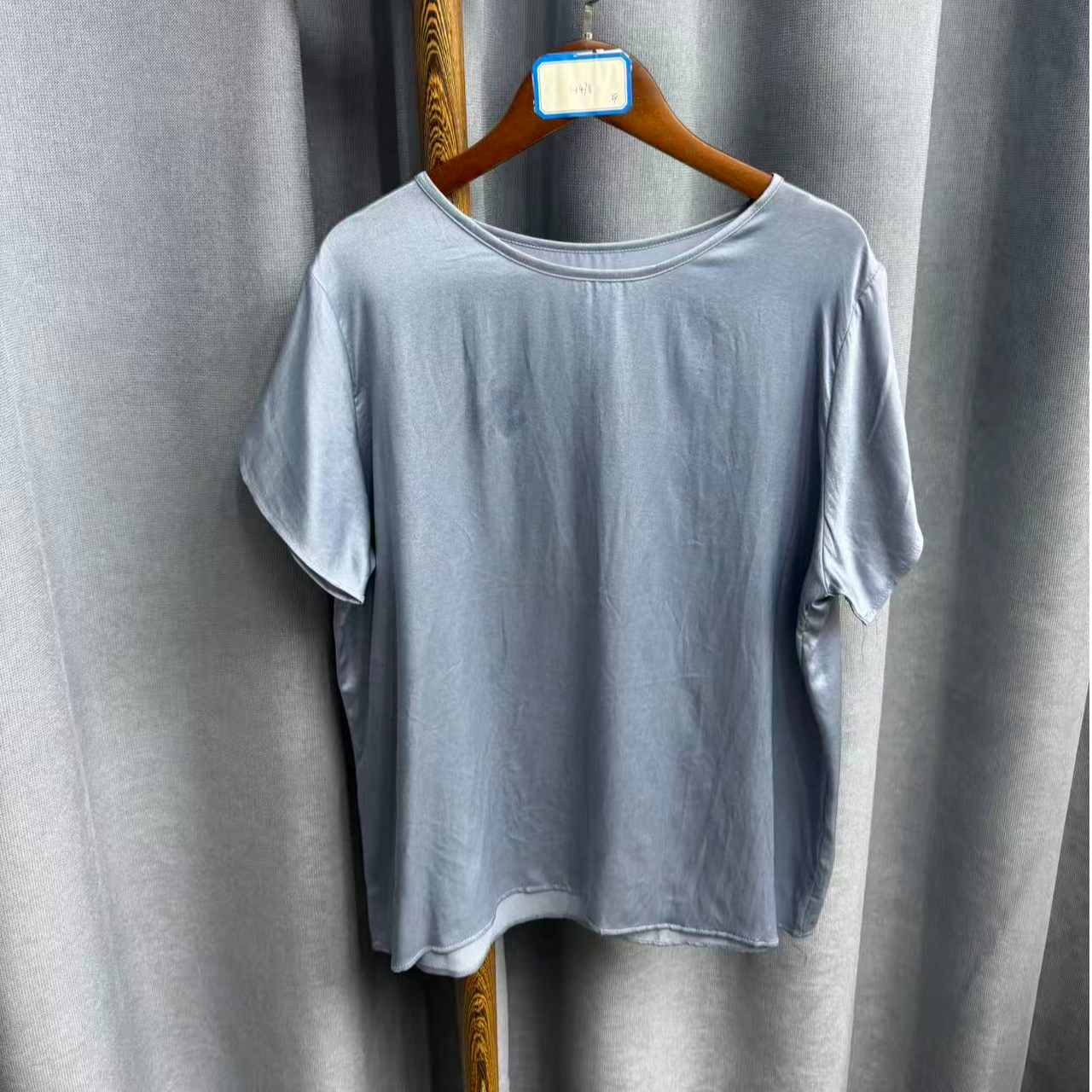 秋季新款休闲时尚圆领桑蚕丝短袖上衣女H478