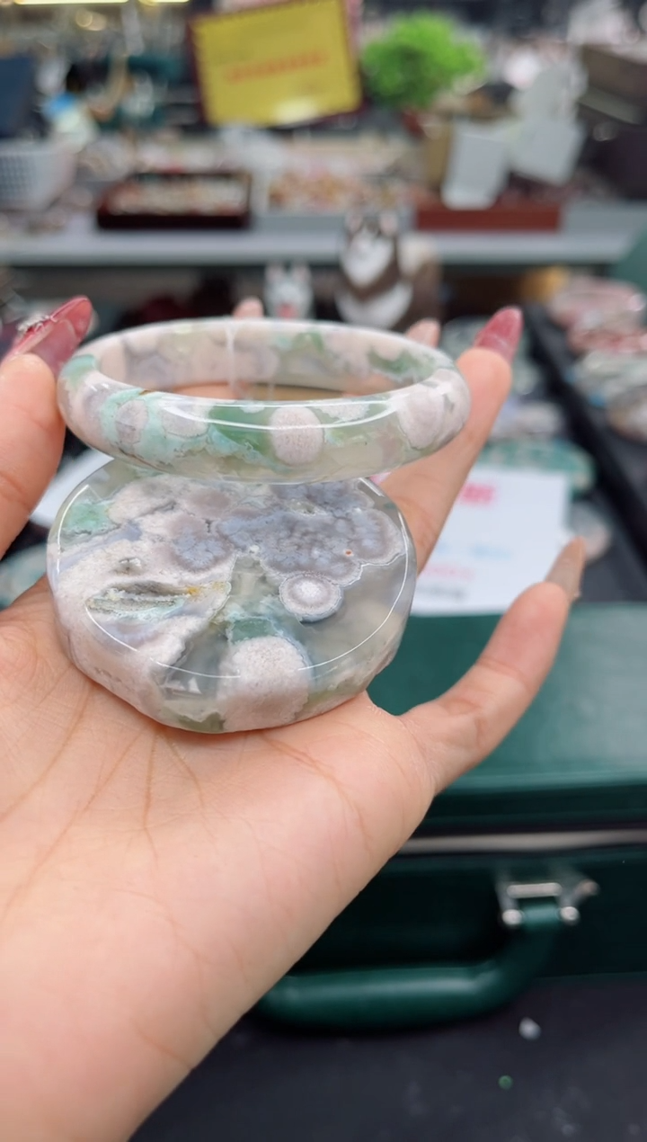 【闪购商品】石英质玉手镯未镶嵌55圈口（赠品镯心）S90451