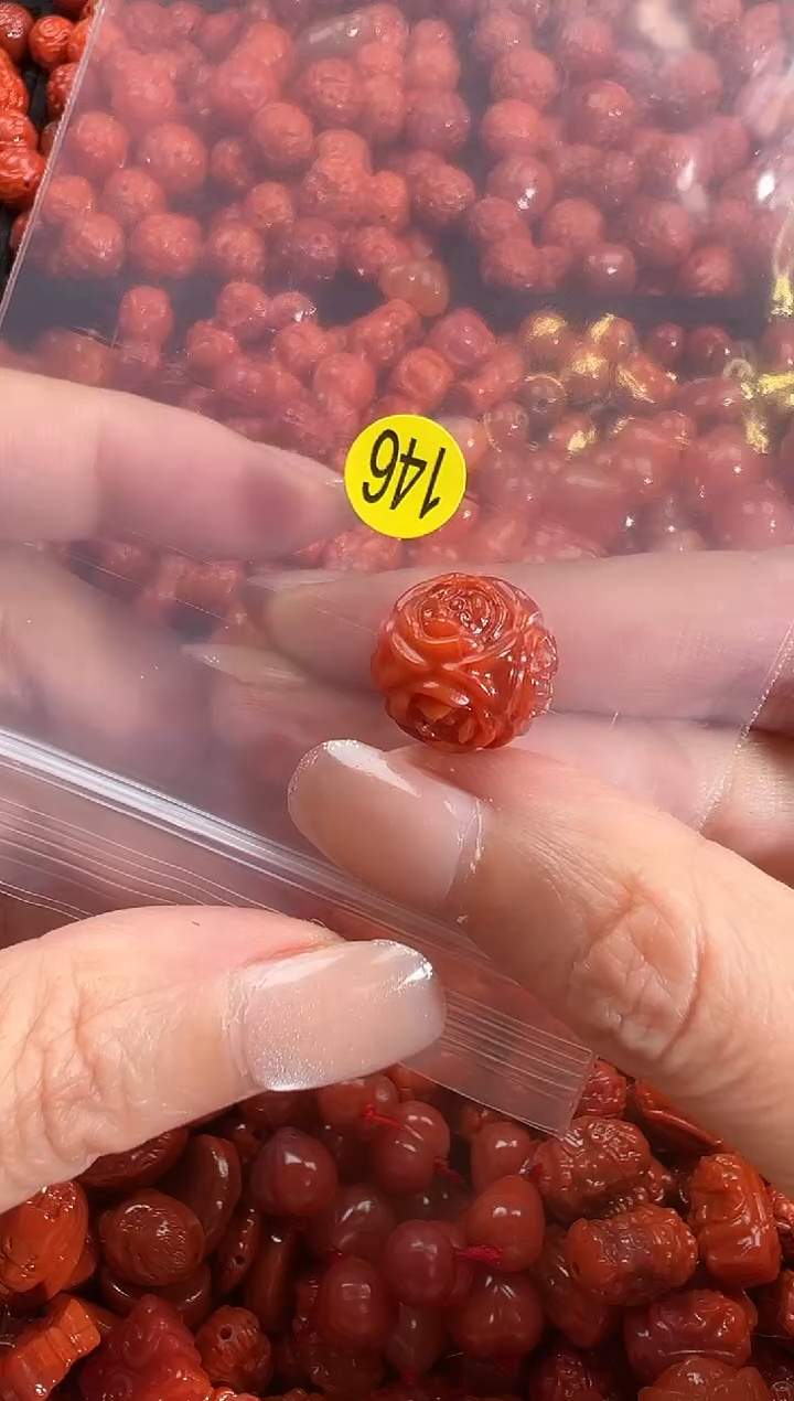 颈饰未镶嵌南红玛瑙1