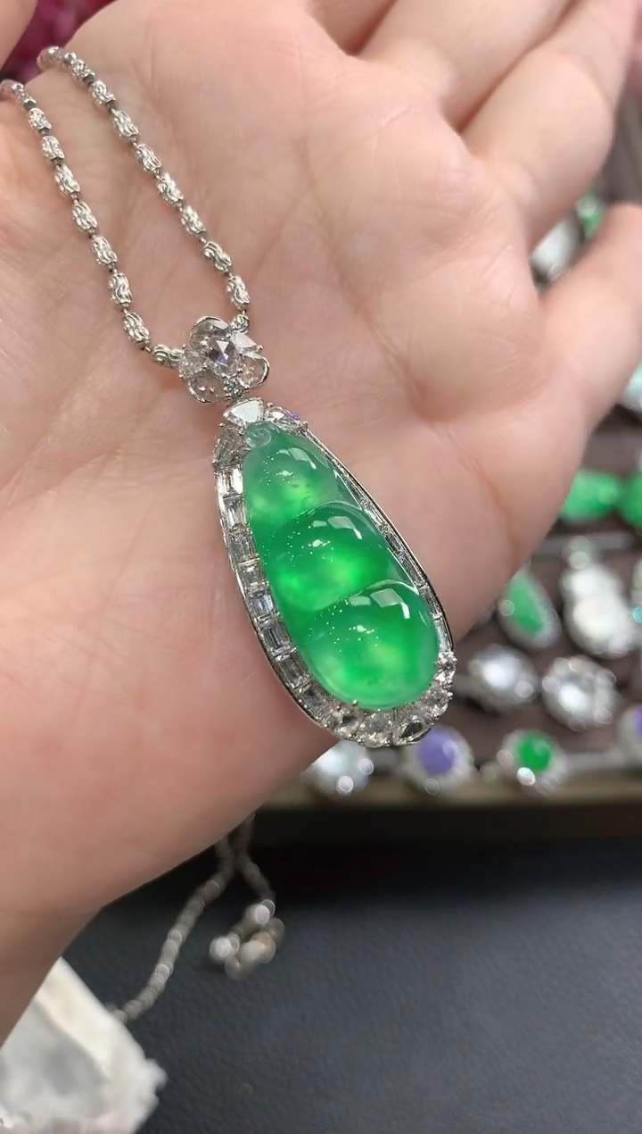 吊坠(不含链)18K金镶嵌翡翠晨**3春日珠宝 A10