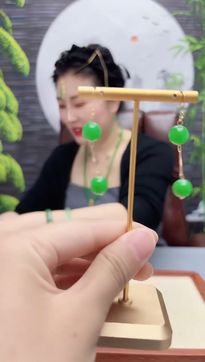 翡翠14K金镶嵌耳饰满天星耳钩