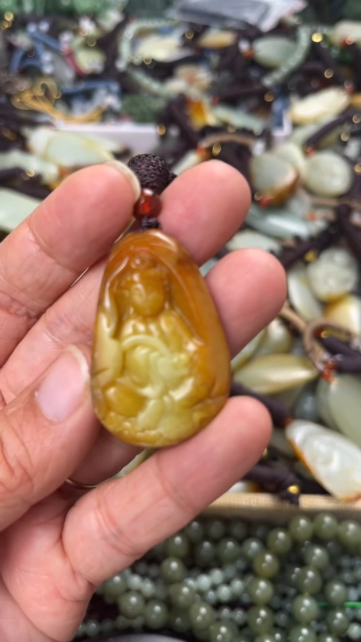 【闪购商品】和田玉颈饰未镶嵌多样性发货没有证书拍一发一有瑕