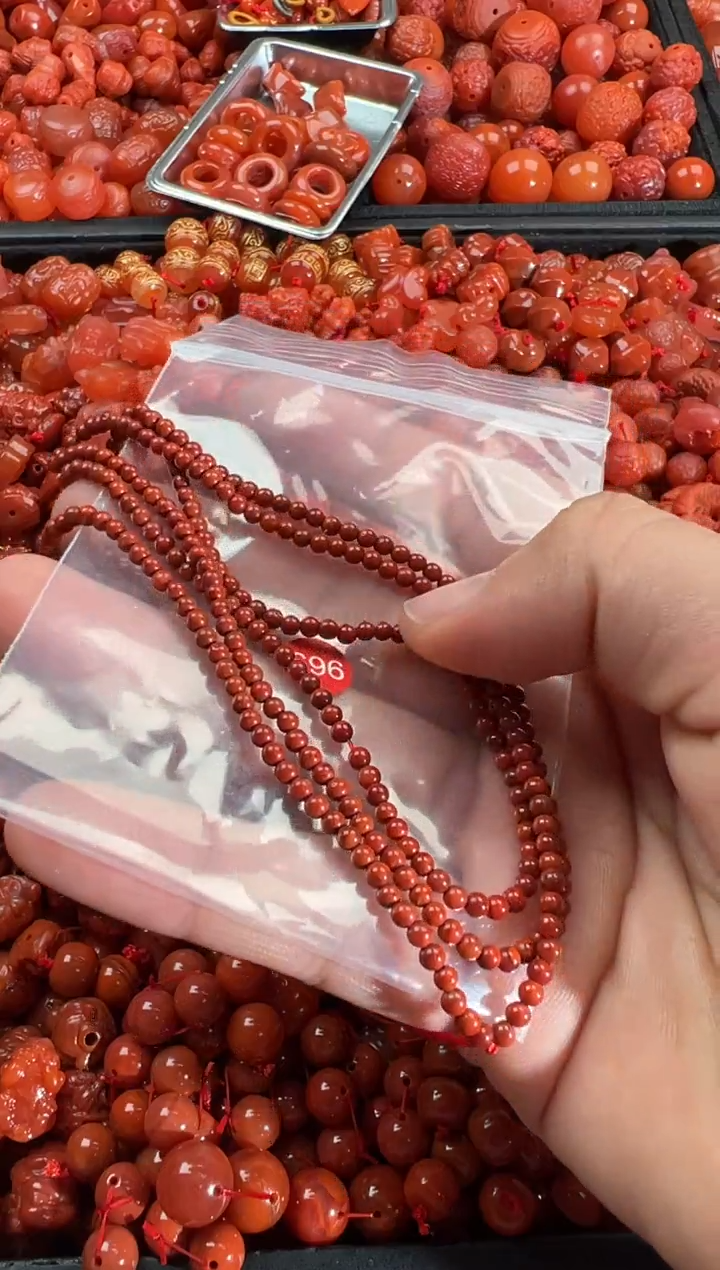 【闪购商品】南红玛瑙颈饰未镶嵌1