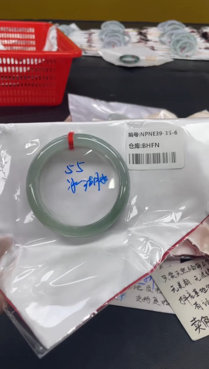 未镶嵌手镯翡翠翡翠手镯