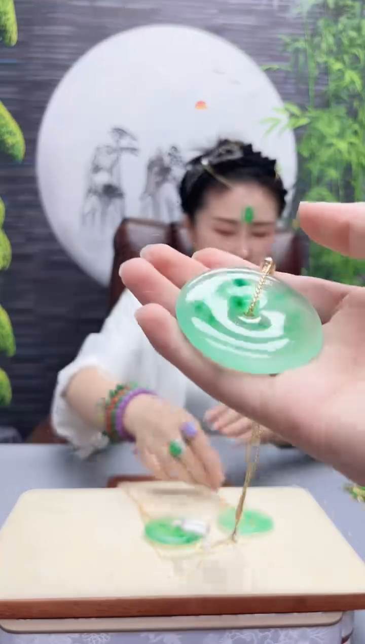 翡翠14K金镶嵌吊坠(赠链)冰飘绿加大平安扣