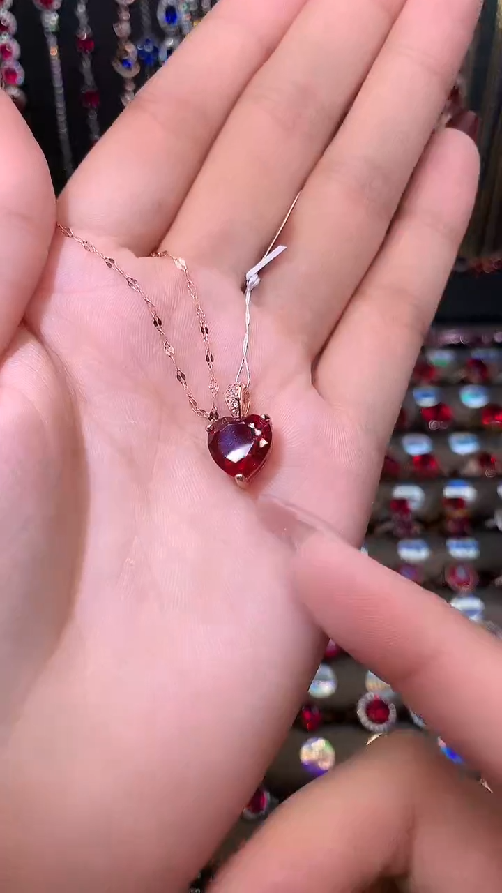 【闪购商品】红宝石吊坠(赠链)银S925镶嵌8正红