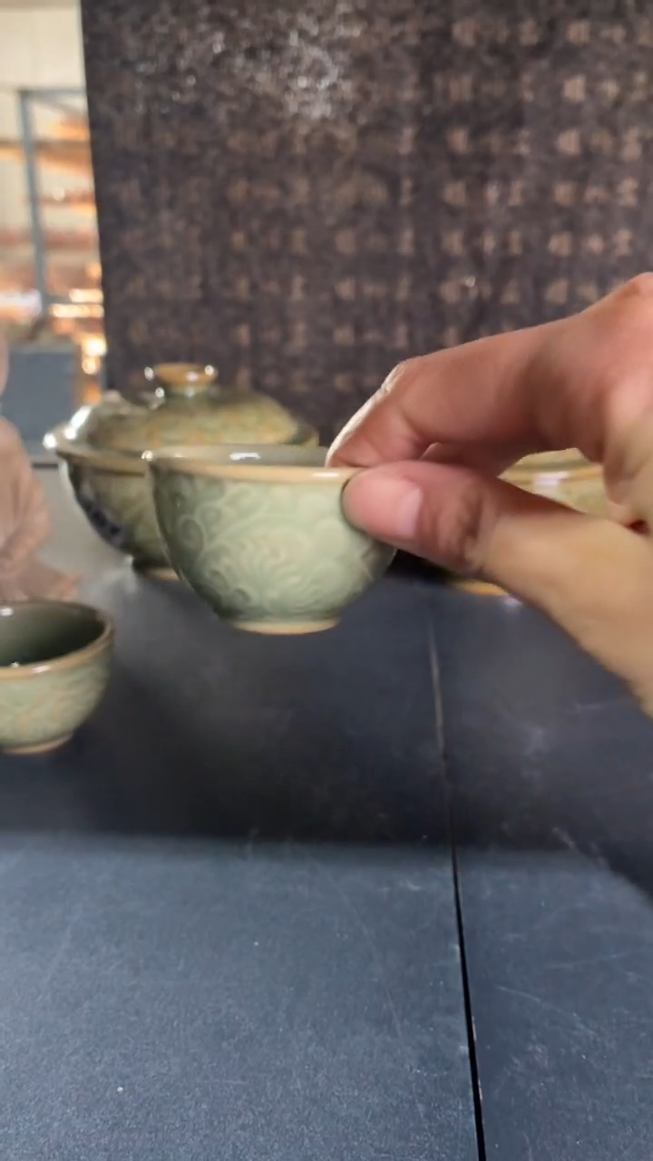 耀州窑仰山团菊小酒盅