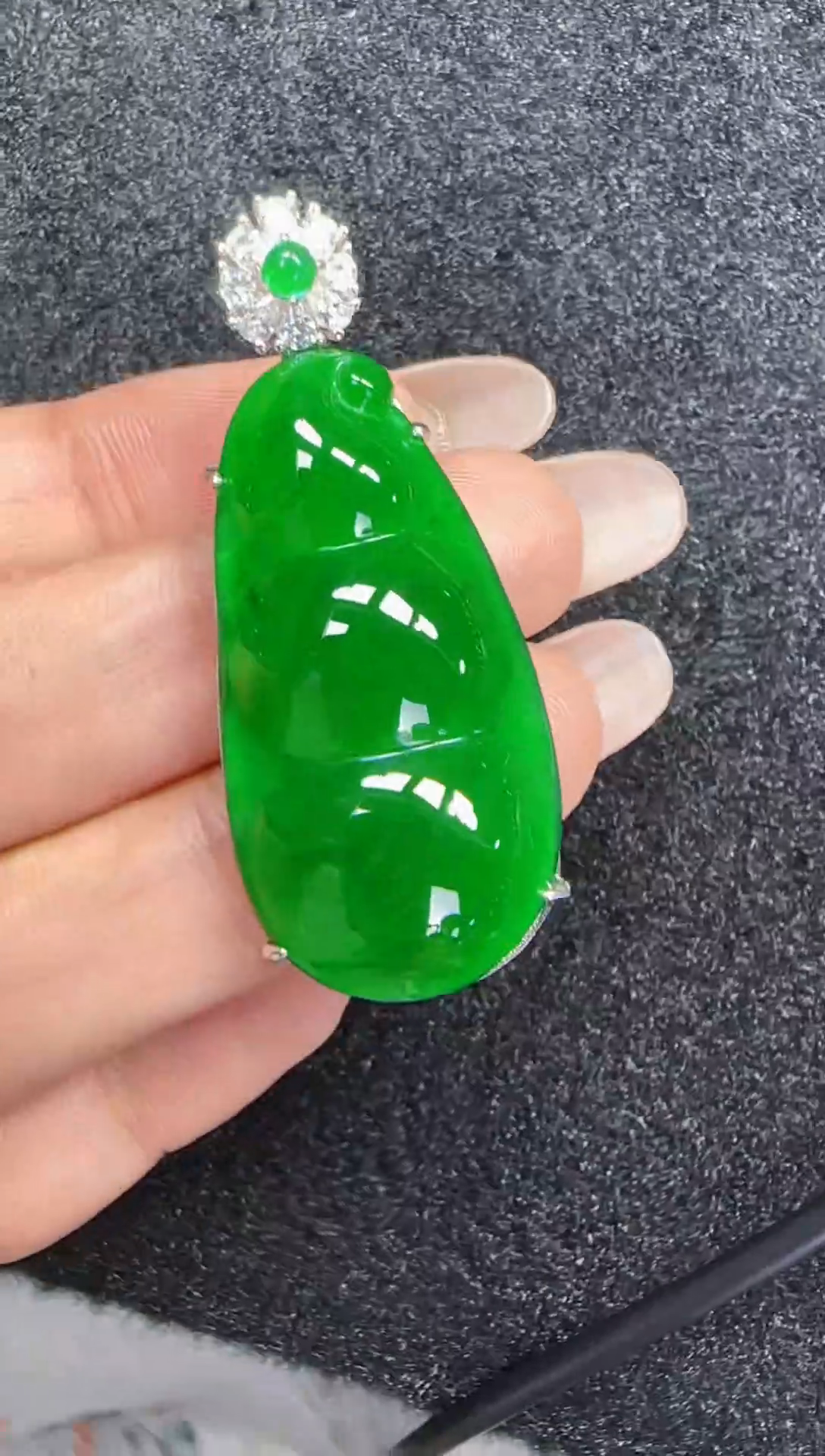 定制翡翠未镶嵌翡翠吊坠96