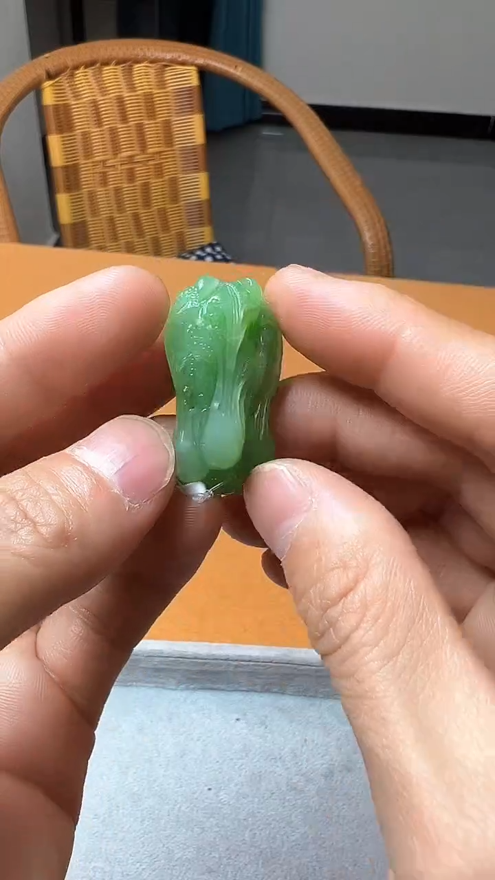 和田玉未镶嵌颈饰吊坠