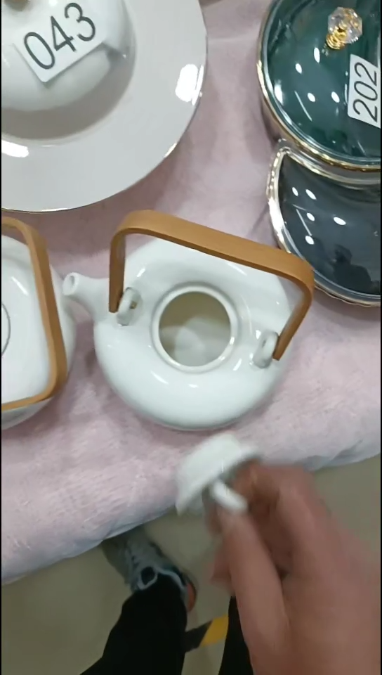 【闪购商品】瓷茶壶244