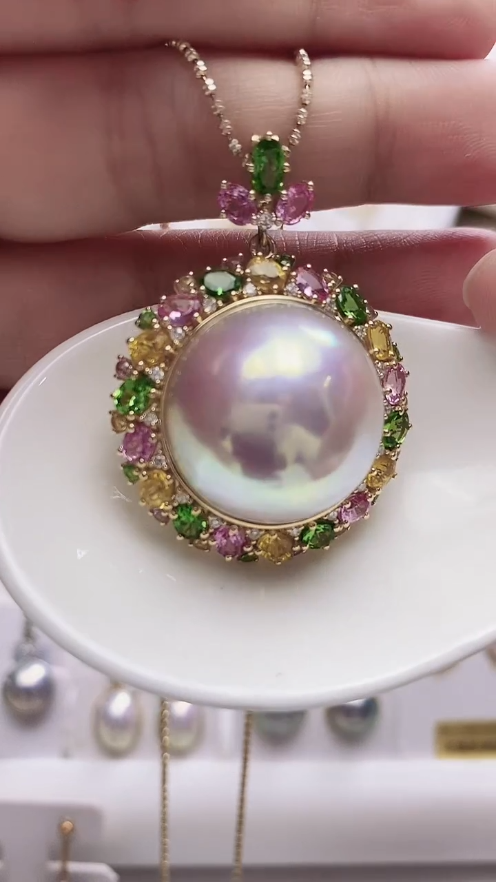 【闪购商品】拼合珍珠（马贝珠）颈饰18K金镶嵌海水马贝吊坠