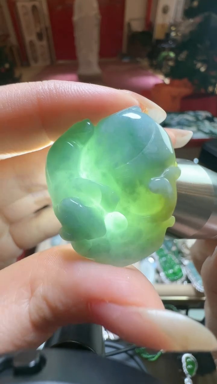 【闪购商品】翡翠吊坠(不含链)未镶嵌翡翠