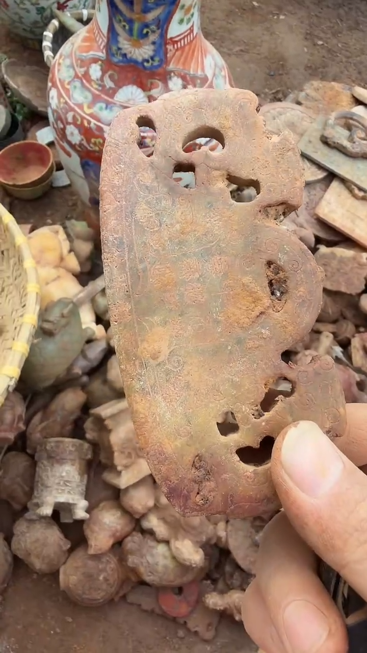 未镶嵌岫岩河磨玉（透闪石质玉）挂件老*岫岩河磨玉