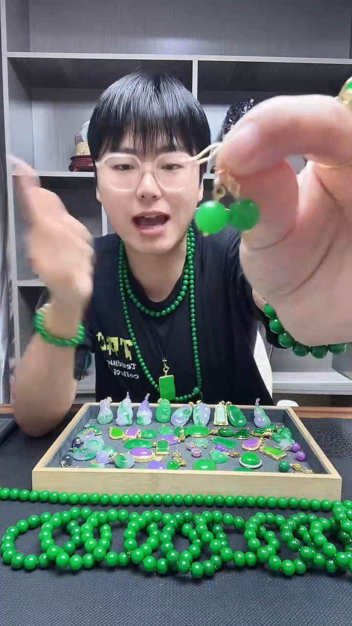 14K金镶嵌翡翠耳饰耳饰