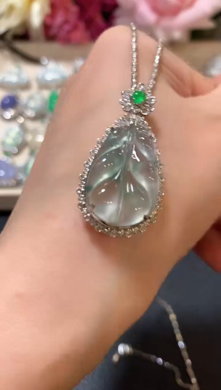 吊坠(不含链)18K金镶嵌翡翠z107 