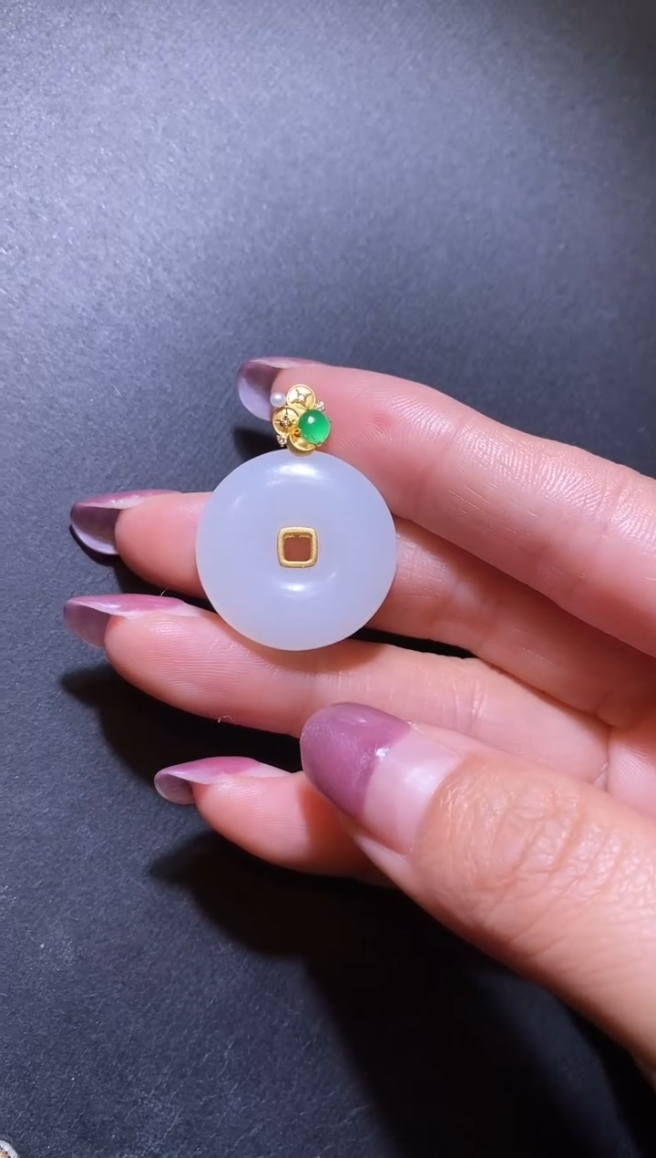 颈饰18K金镶嵌和田玉和田平安扣吊坠