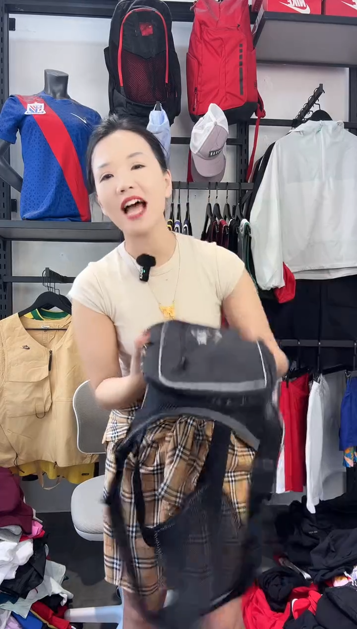 685 ·编码 耐克卫衣服饰过款为准 尺码·