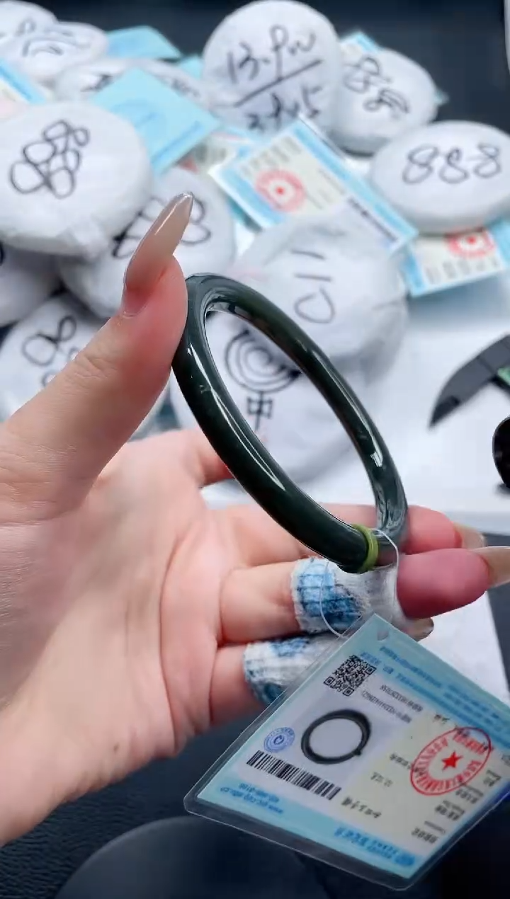 和田玉手镯未镶嵌3V329-61