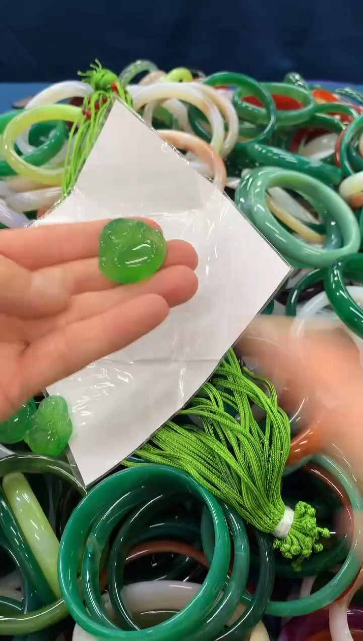 手镯玛瑙/玉髓未镶嵌11111