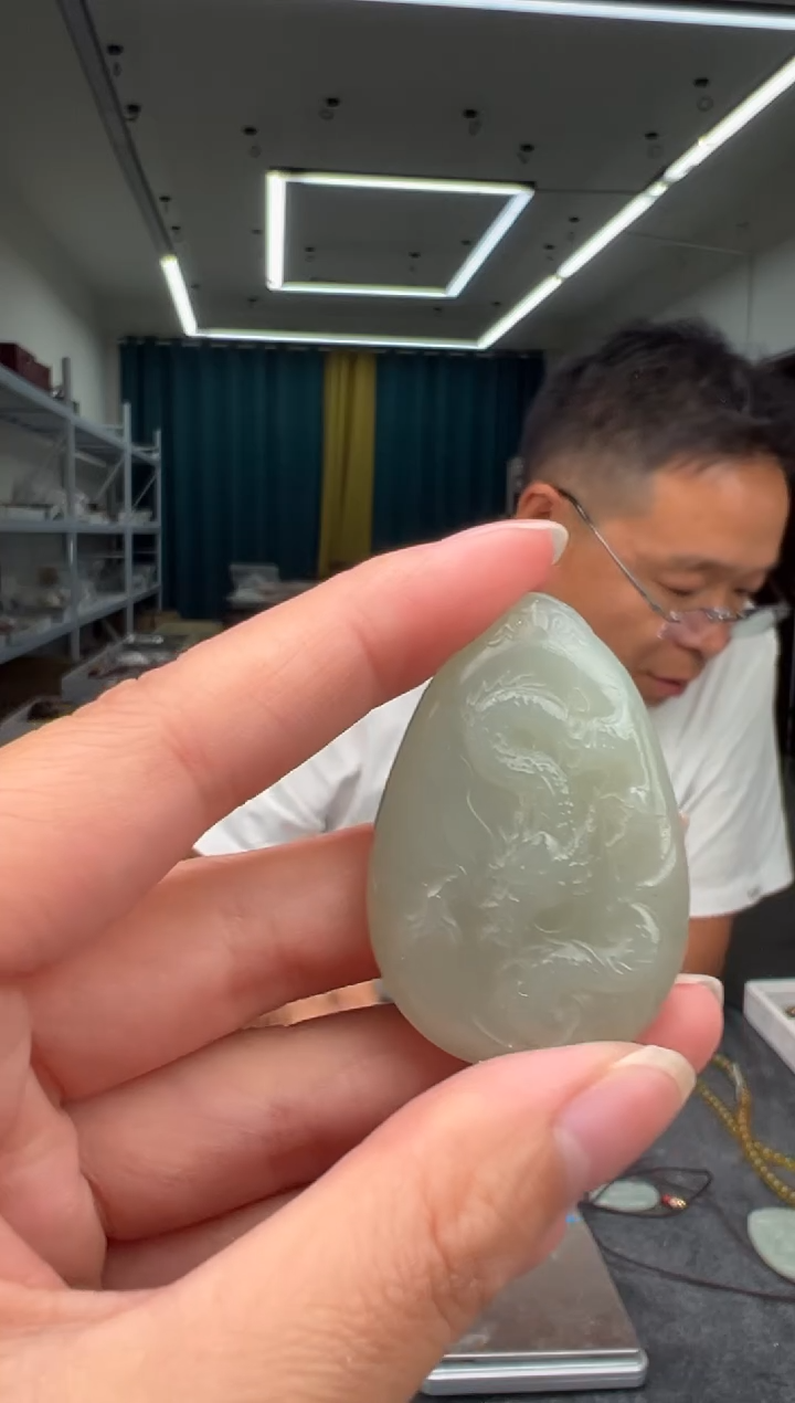 和田玉未镶嵌颈饰吊坠