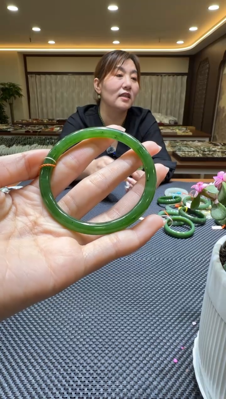 颈饰未镶嵌和田玉手镯57