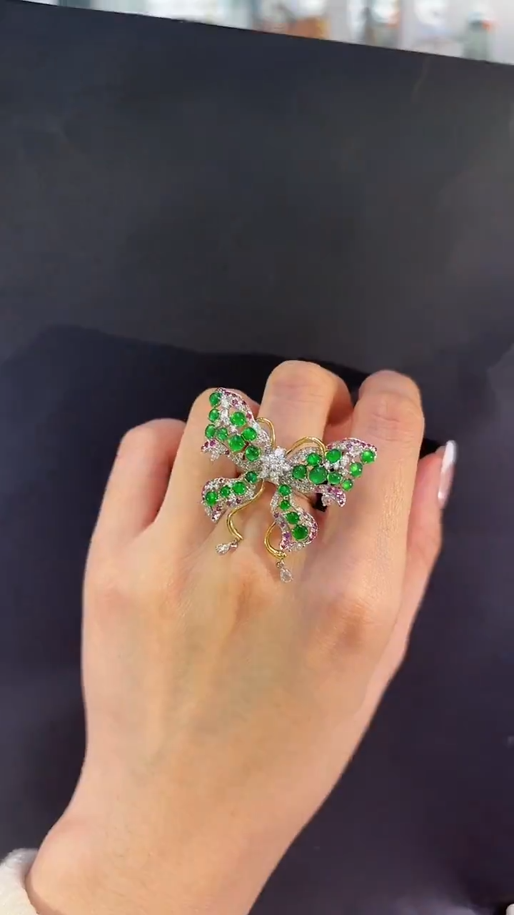 【闪购商品】翡翠戒指18K金镶嵌翡翠蝴蝶戒指多人不退不换