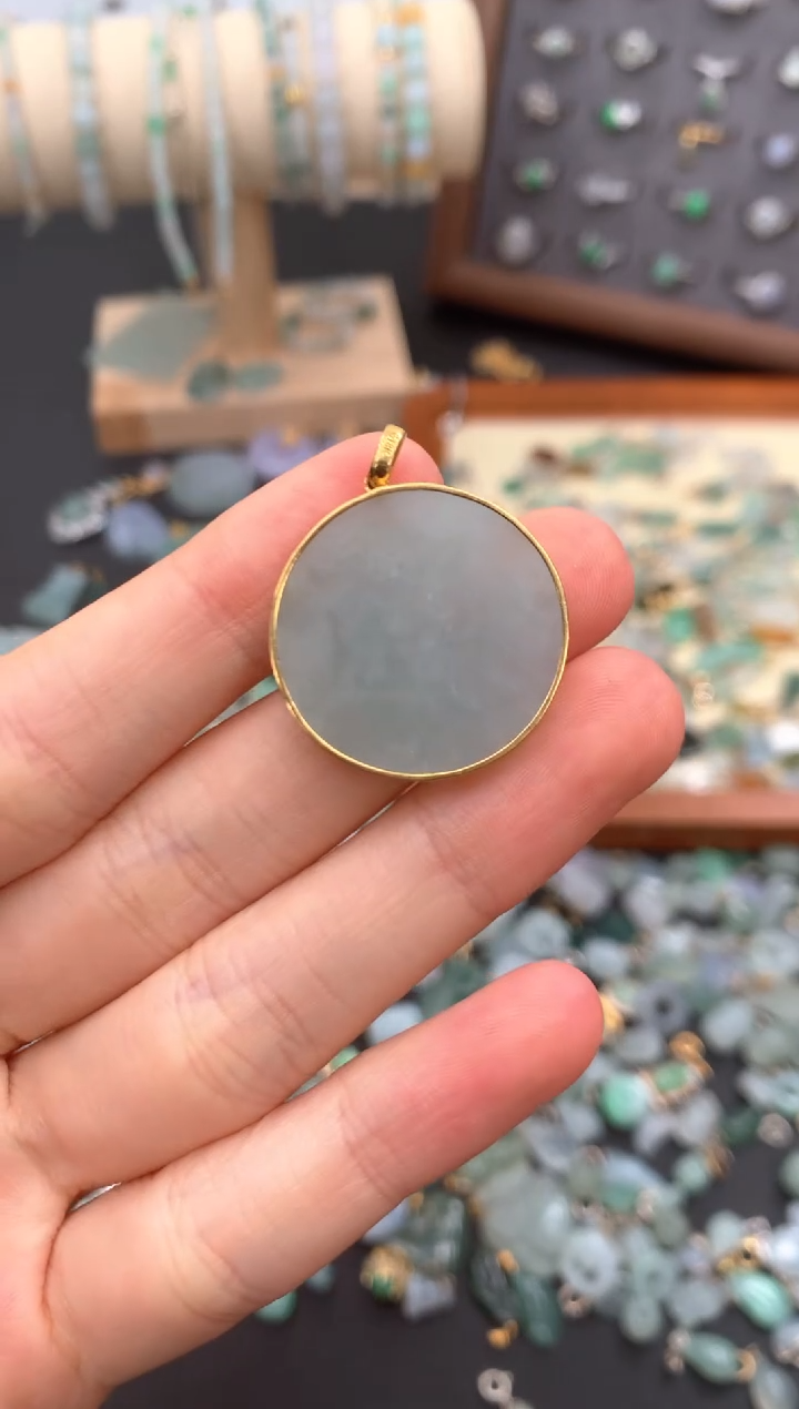 翡翠未镶嵌颈饰林*晴哥哥