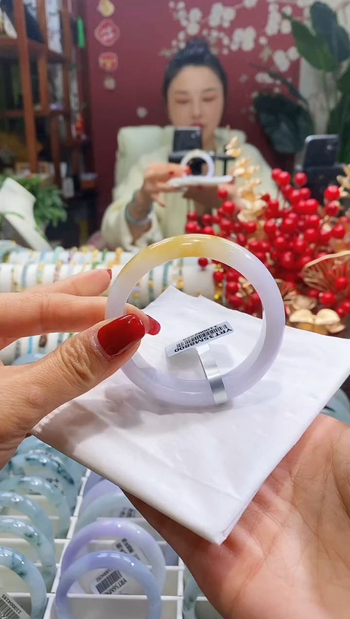 【闪购商品】翡翠手镯未镶嵌167圈口53.7