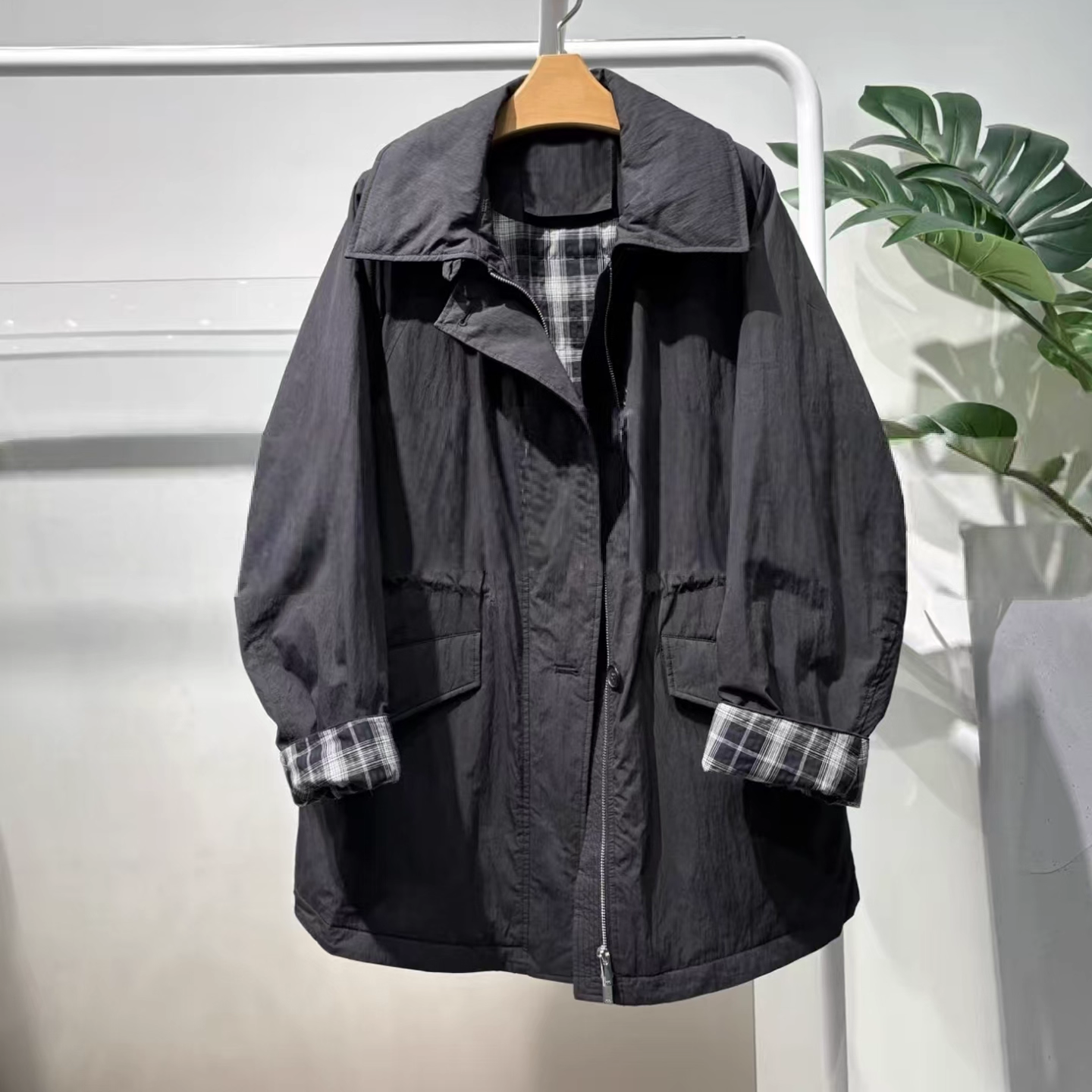 MM商场同款2025冬装新品时候简约慵懒风收腰抽绳中款羽绒服女0341