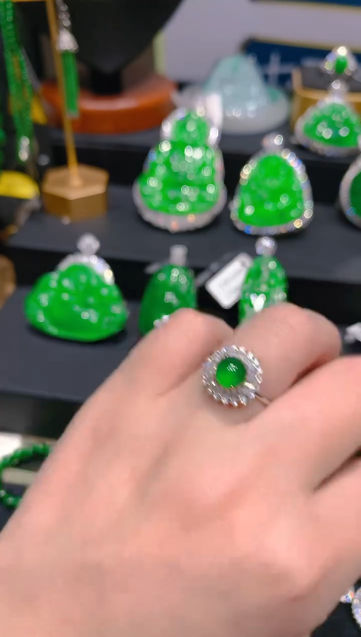 【闪购商品】翡翠戒指银S925镶嵌69一季