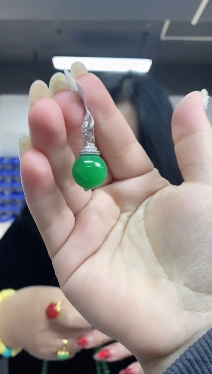 【闪购商品】翡翠吊坠(不含链)未镶嵌多样性发其一颜色微差