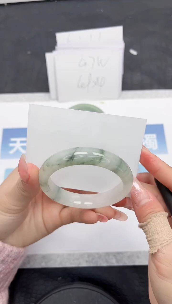 【闪购商品】石英质玉手镯未镶嵌L495-52.7