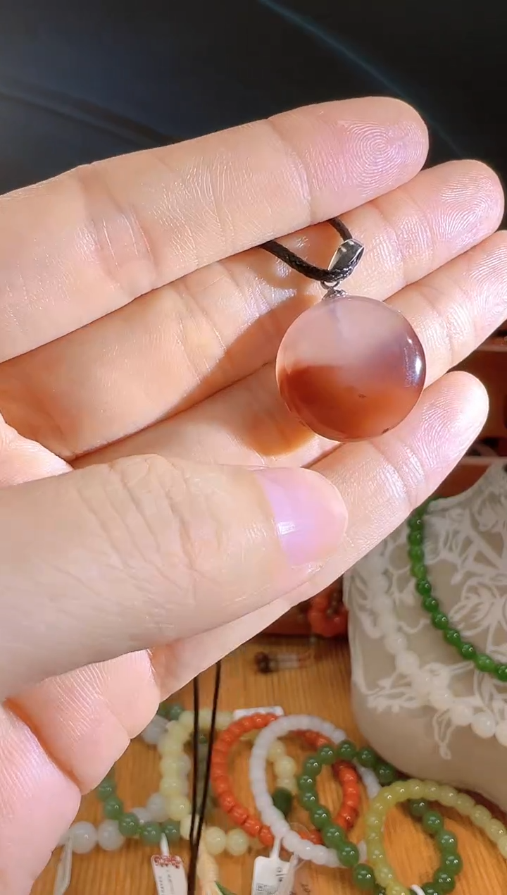 颈饰未镶嵌南红玛瑙多样性拍一发一 cg