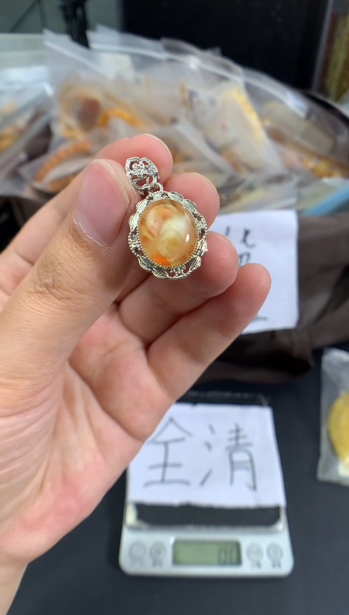 蜜蜡未镶嵌珠宝奇石1