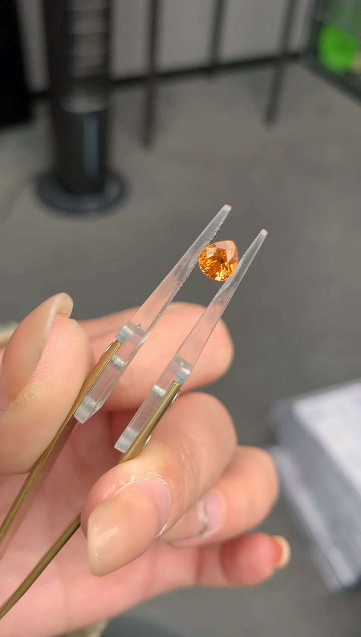 【闪购商品】石榴石（芬达石）裸石未镶嵌1.2ct芬达