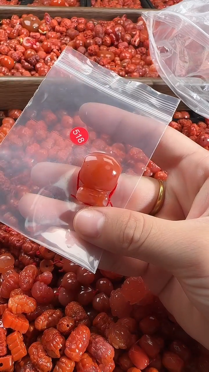 颈饰未镶嵌南红玛瑙1