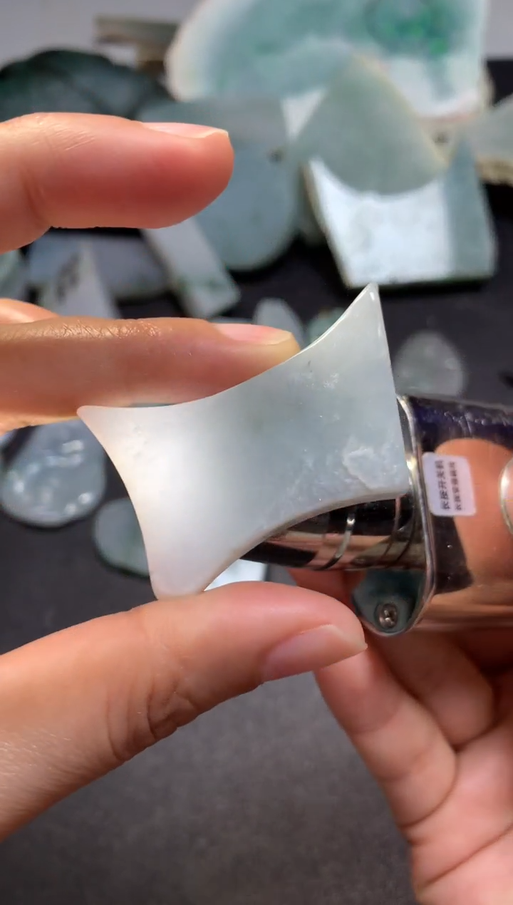 【闪购商品】翡翠颈饰未镶嵌料子