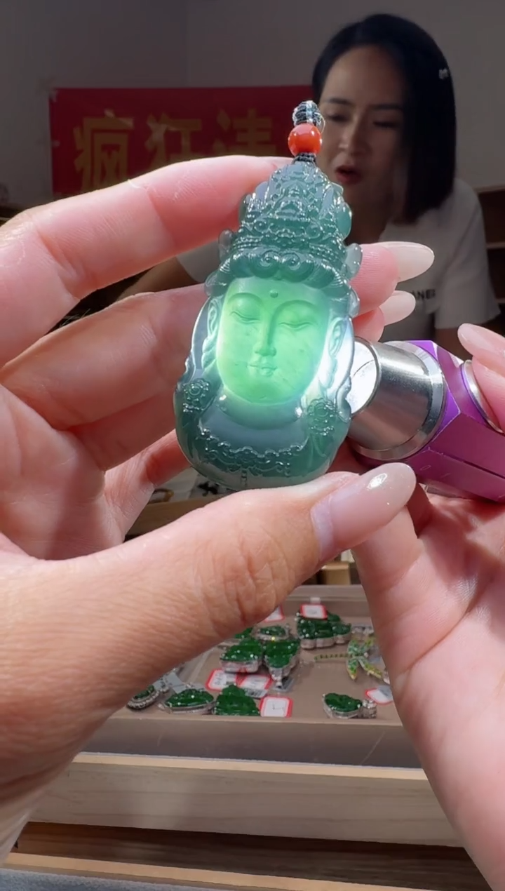 翡翠未镶嵌吊坠(不含链)纯天然A货翡翠观音首（多样性发其一）