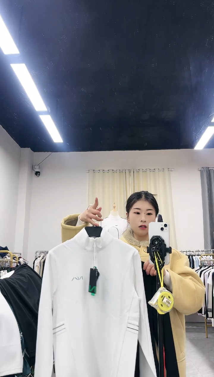 1564165465465465465L