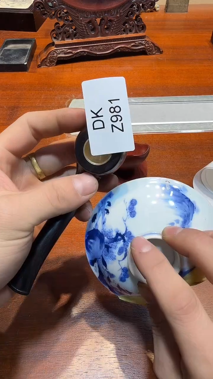 瓷片小*睛哈哈哈哈哈哈981